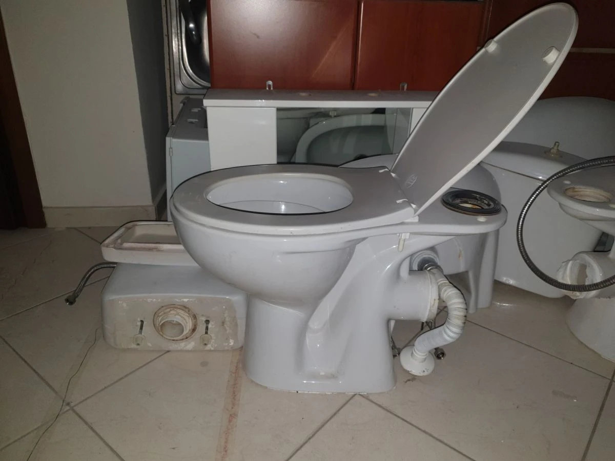 Vendora Είδη υγιεινής, λεκάνη, νιπτήρας, ντουλαπάκι, μπανιέρα, βρύση 9 Vendora Είδη υγιεινής, λεκάνη, νιπτήρας, ντουλαπάκι, μπανιέρα, βρύση - Image 7