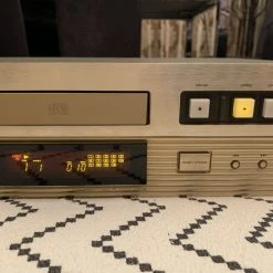 Vendora Πωλείται το CD Player Teac CD-5 Hi-end -Vendora store 03cdad3c90219d16b02c426af9d7849bb6fe6960 xl