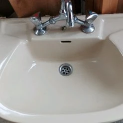 Vendora Νιπτήρας μπάνιου με μπαταρία 25 ευρω