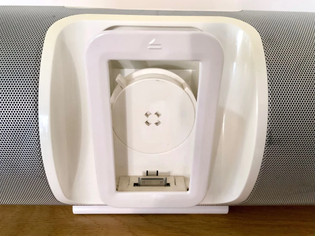 Vendora Altec Lancing In-Motion IM7 Portable Audio System For IPod + Apple IPod 6 Vendora Altec Lancing In-Motion IM7 Portable Audio System For IPod + Apple IPod - Image 4