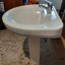 Vendora Σετ νιπτήρας με μπαταρία κολόνα και καθρέφτη -Vendora store 0ae1d35e31f24a86382c196338dd01ab6ae9d357 xl