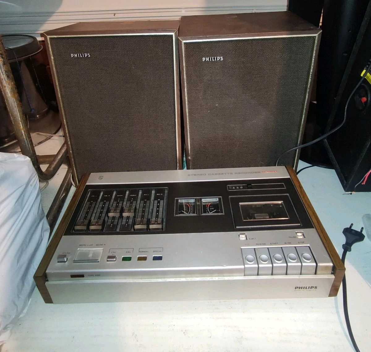 Vendora Phillips N2407 Stereo-Cassetten-Recorder 3 Vendora Phillips N2407 Stereo-Cassetten-Recorder