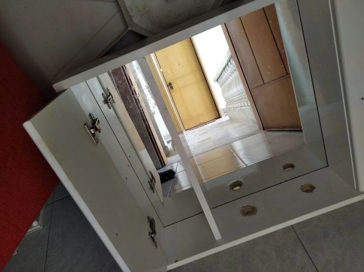 Vendora ΕΠΙΠΛΟ ΜΠΑΝΙΟΥ ΚΑΘΡΕΠΤΗΣ 3 Vendora ΕΠΙΠΛΟ ΜΠΑΝΙΟΥ ΚΑΘΡΕΠΤΗΣ