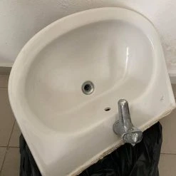 Vendora ΕΥΚΑΙΡΙΑ! Επώνυμα είδη υγιεινής (νιπτήρας, μπαταρία, καζανάκι, καθρέπτης ντουλάπι μπάνιου) -Vendora store 37c26f907a5baacc706328ff7234942e170dc386 xl