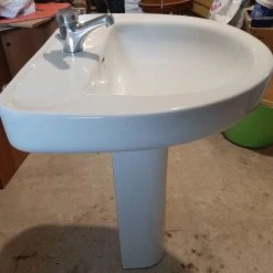 Vendora Σετ νιπτήρας με μπαταρία κολόνα και καθρέφτη -Vendora store 4a2dc8ee8687f8940b8948c1877ca8d305dce420 xl