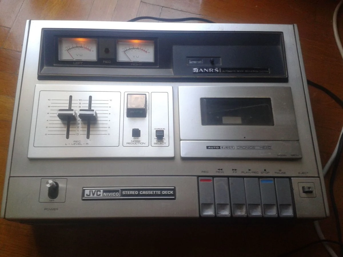 Vendora Hi-Fi Cassette Recorder JVC Nivico 1667U - Made In Japan 3 Vendora Hi-Fi Cassette Recorder JVC Nivico 1667U - Made In Japan