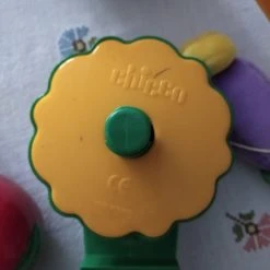 Vendora ΚΡΕΜΑΣΤΟ ΜΟΥΣΙΚΟ ΠΑΙΧΝΙΔΙ ΚΟΥΝΙΑΣ / CHICCO. ΣΕ ΑΡΙΣΤΗ ΚΑΤΑΣΤΑΣΗ. -Vendora store 58e4910dde2d2832639bf92860ff67c0aa0acd31 xl