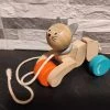 Vendora Plan Toys Ξύλινο Συρόμενο Χαρούμενο Γατάκι - Μοντεσσόρι -Vendora store 603196d88b3abbc3eba21c127c8cd1f67b8243eb xl