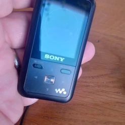 Vendora SONY WALKMAN MP3 ΣΕ ΤΈΛΕΙΑ ΚΑΤΆΣΤΑΣΗ ΜΕ ΤΟ ΚΟΥΤΊ ΤΟΥ! -Vendora store 6e6ebb673df7eabf544ab0b1471a9154cae91161 xl