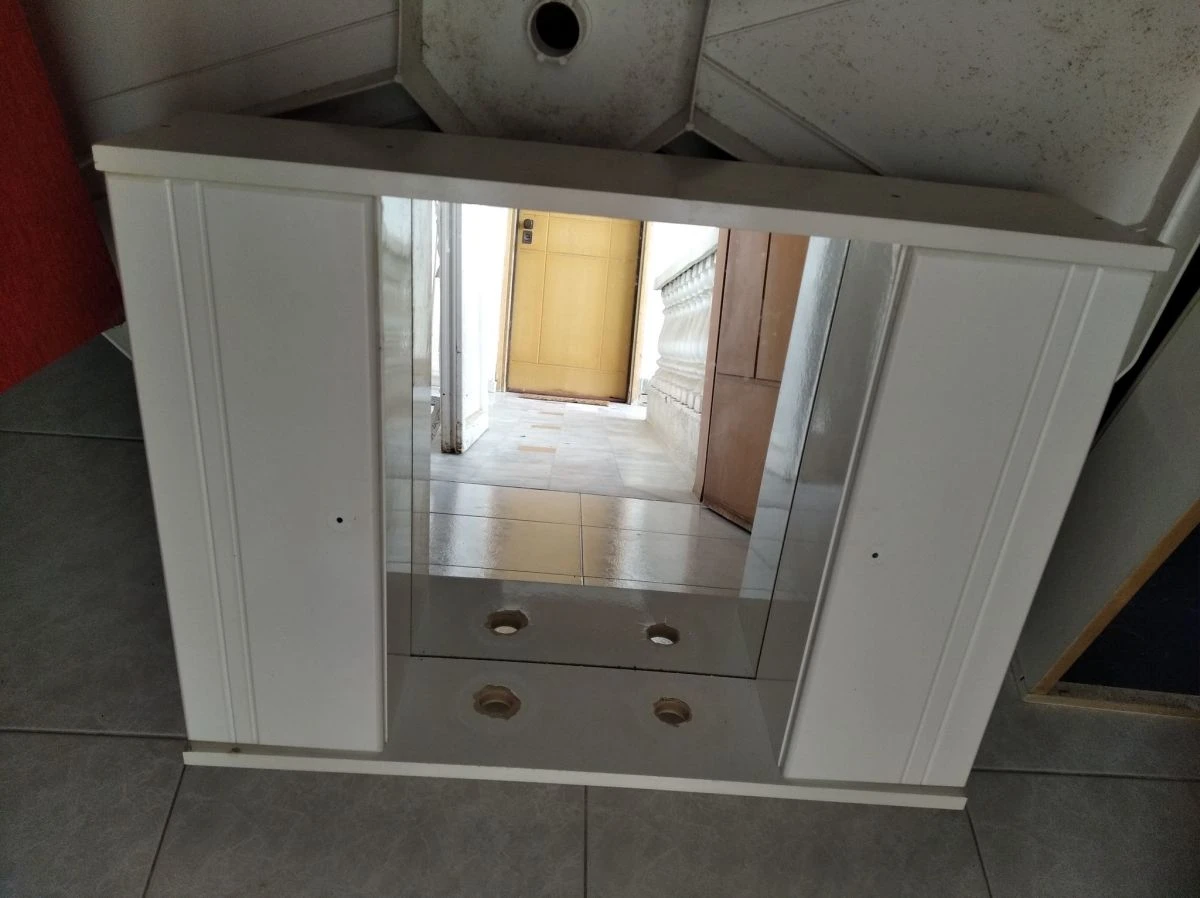 Vendora ΕΠΙΠΛΟ ΜΠΑΝΙΟΥ ΚΑΘΡΕΠΤΗΣ 4 Vendora ΕΠΙΠΛΟ ΜΠΑΝΙΟΥ ΚΑΘΡΕΠΤΗΣ - Image 2