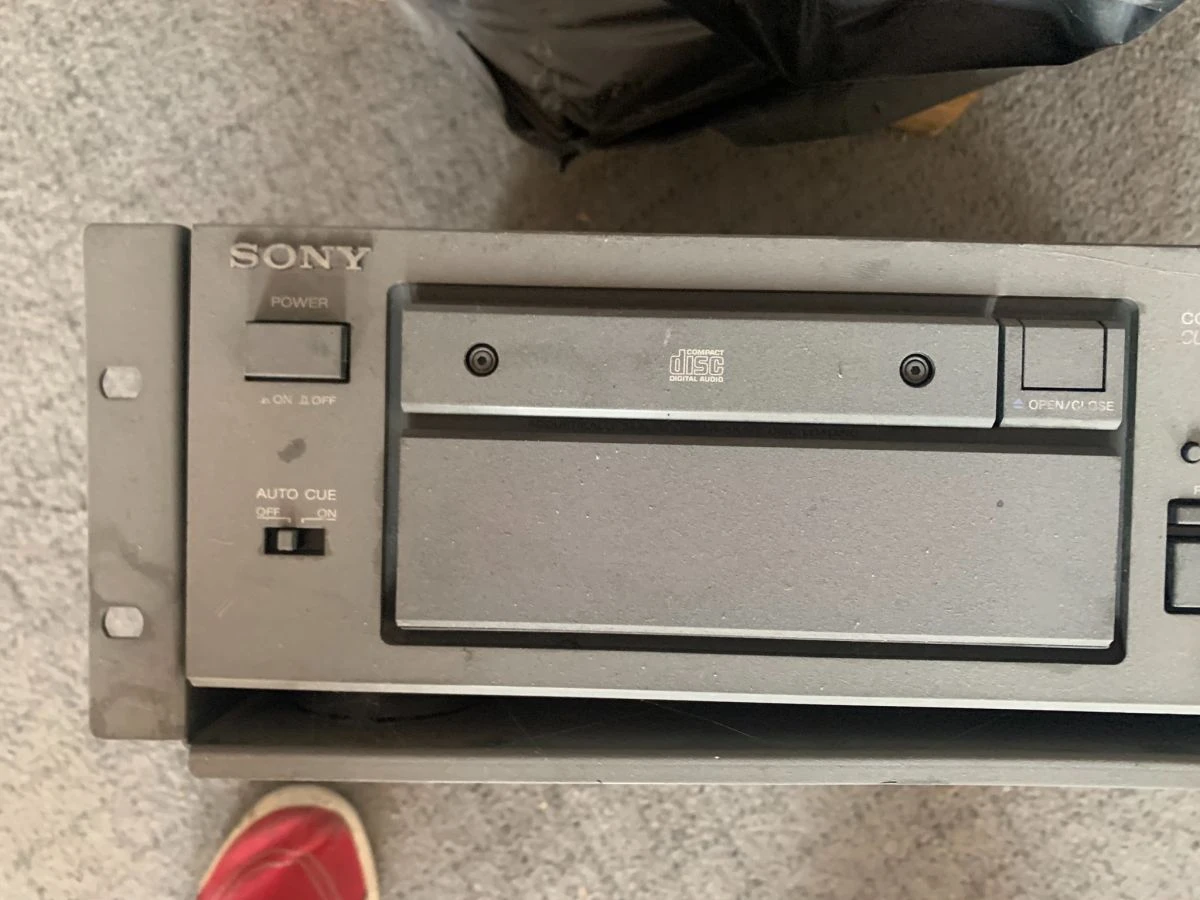 Vendora SONY CDP-2700 Professional High-End CD-Player 3 Vendora SONY CDP-2700 Professional High-End CD-Player