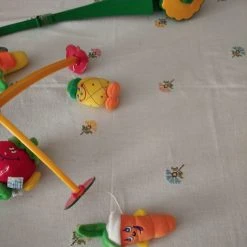 Vendora ΚΡΕΜΑΣΤΟ ΜΟΥΣΙΚΟ ΠΑΙΧΝΙΔΙ ΚΟΥΝΙΑΣ / CHICCO. ΣΕ ΑΡΙΣΤΗ ΚΑΤΑΣΤΑΣΗ. -Vendora store 86d81217a3ece4a9542c918c29f3cdfa36447da0 xl