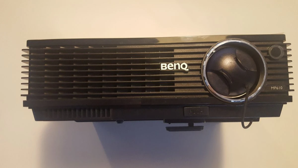 Vendora Benq MP610 DLP Home Theater Projector 5 Vendora Benq MP610 DLP Home Theater Projector - Image 3