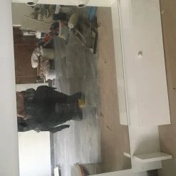 Vendora Καθρεφτης μπάνιου με ντουλαπακι