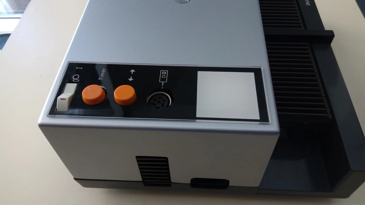 Vendora Rollei P350AF Autofocus Slide Projector (προβολέας διαφανειών σλάιντς) 8 Vendora Rollei P350AF Autofocus Slide Projector (προβολέας διαφανειών σλάιντς) - Image 6