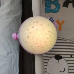 Vendora Μουσικό - προβολέας Chicco Night Light Projector Next 2 Me Stars ροζ -Vendora store 908a2166a3167afd6408ec1a0f0b1fe84f9ae3c1 xl