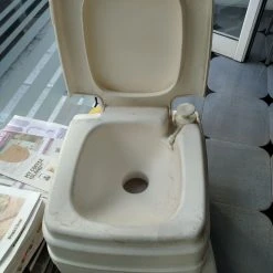 Vendora ΧΗΜΙΚΗ ΤΟΥΑΛΕΤΑ ΟΙΚΙΑΣ