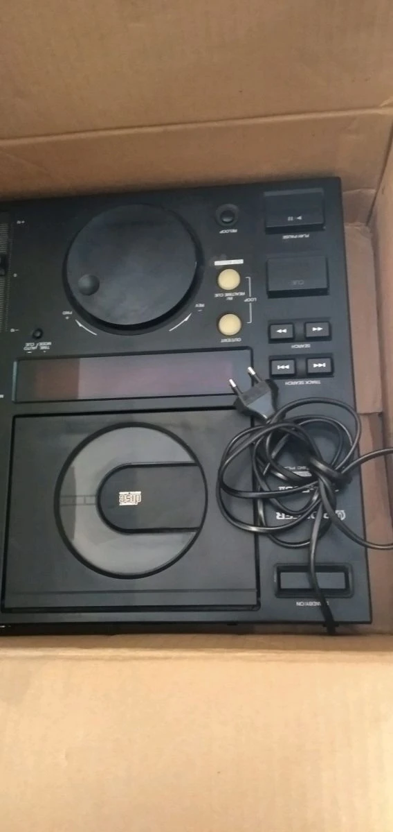 Vendora συλεκτικα ραγιονιρ CD 500 δουλευουν κανονικα ευκαιρια και τα 2 είναι στην τιμή ευκαιρία 3 Vendora συλεκτικα ραγιονιρ CD 500 δουλευουν κανονικα ευκαιρια και τα 2 είναι στην τιμή ευκαιρία