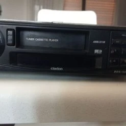 Vendora κασετόφωνο Clarion 50watt ,αριστο με αντικλεπτικη προσοψη