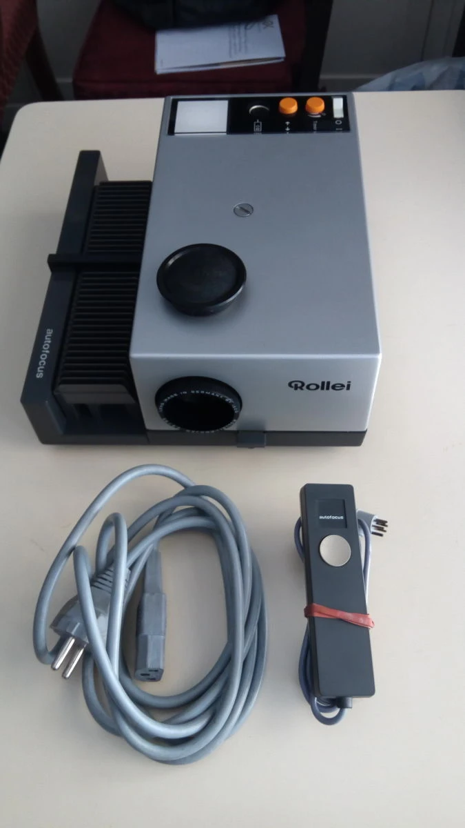 Vendora Rollei P350AF Autofocus Slide Projector (προβολέας διαφανειών σλάιντς) 11 Vendora Rollei P350AF Autofocus Slide Projector (προβολέας διαφανειών σλάιντς) - Image 9