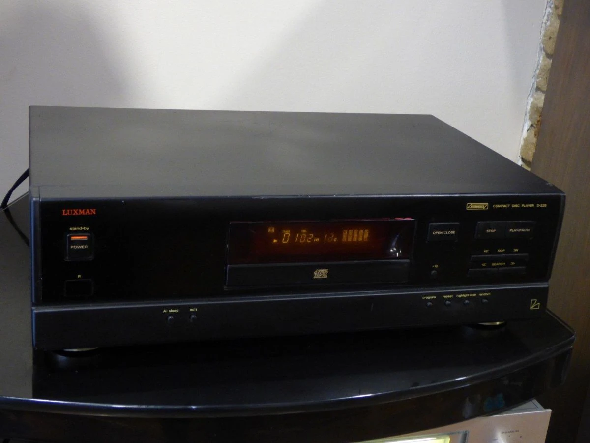 Vendora CD PLAYER LUXMAN D-225 4 Vendora CD PLAYER LUXMAN D-225 - Image 2