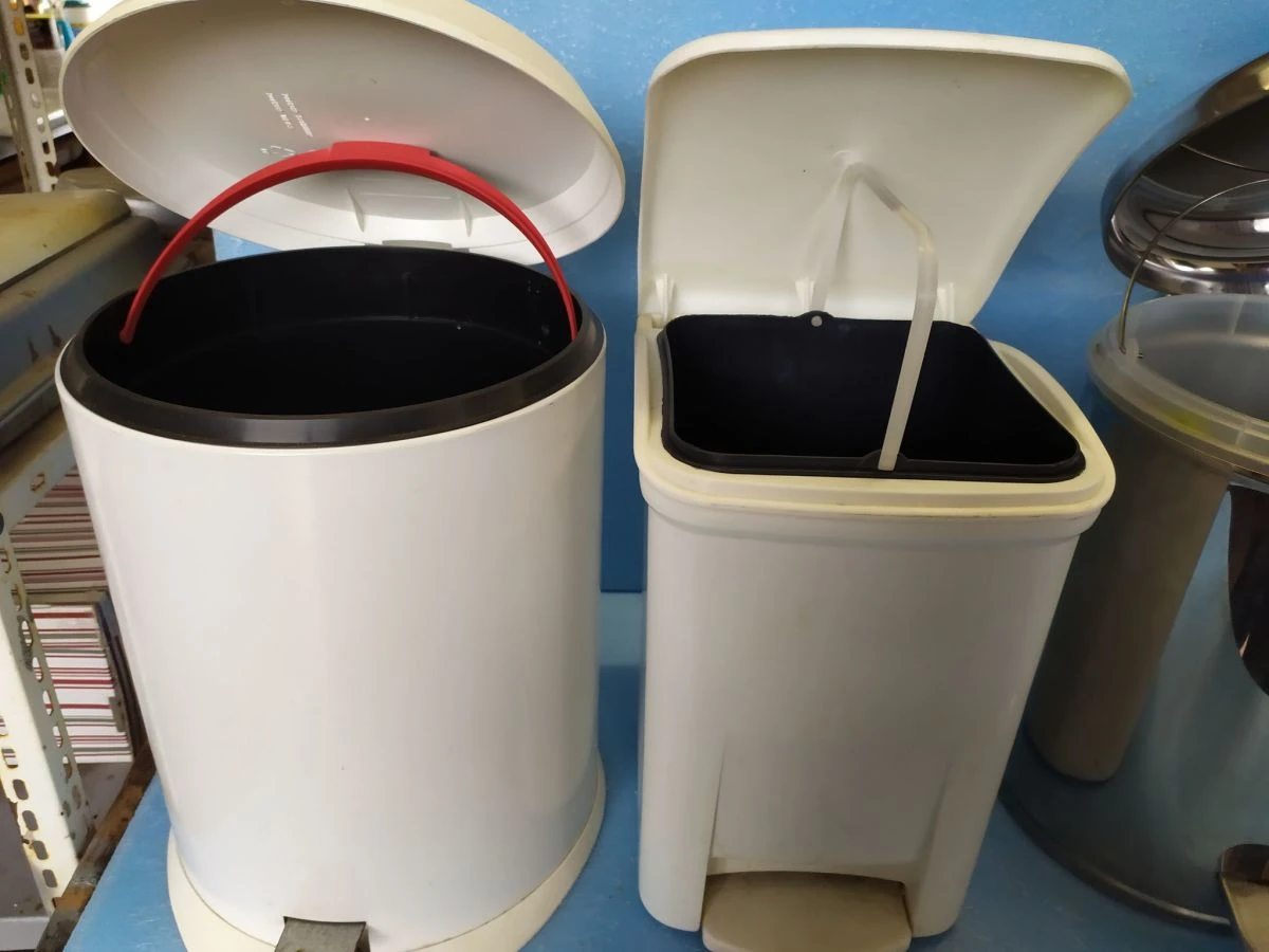 Vendora καδοι WC,πλαστικοι και ανοξειδωτοι,τεμαχια 6,ολοι μαζι στην τιμη των 20€ 10 Vendora καδοι WC,πλαστικοι και ανοξειδωτοι,τεμαχια 6,ολοι μαζι στην τιμη των 20€ - Image 8