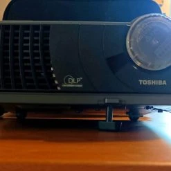 Vendora Toshiba TDP-S8 Lamp Projector & Black Carrying Case -Vendora store b30291090a855189c5202382eed350bcc2264861 xl