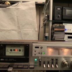 Vendora Πωλείται το Κασετόφωνο Hitachi D-555 Autoreverce