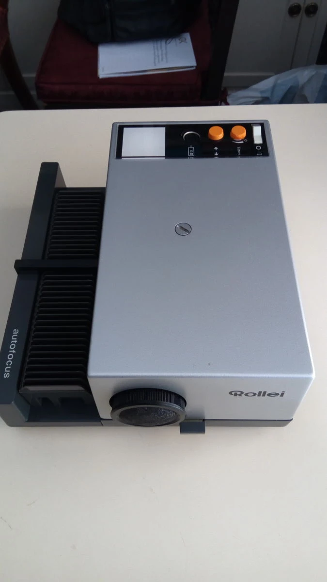 Vendora Rollei P350AF Autofocus Slide Projector (προβολέας διαφανειών σλάιντς) 3 Vendora Rollei P350AF Autofocus Slide Projector (προβολέας διαφανειών σλάιντς)