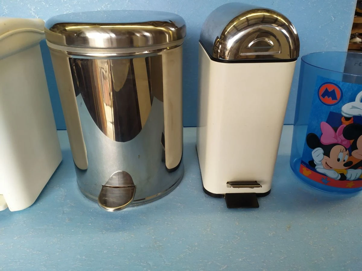 Vendora καδοι WC,πλαστικοι και ανοξειδωτοι,τεμαχια 6,ολοι μαζι στην τιμη των 20€ 8 Vendora καδοι WC,πλαστικοι και ανοξειδωτοι,τεμαχια 6,ολοι μαζι στην τιμη των 20€ - Image 6