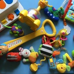 Vendora Βρεφικά παιχνίδια πακέτο.Pop Up Ζωάκια, βρεφικό πιανάκι κόκκινο με Ήχους, PlaySkool Καμηλοπάρδαλη Σβουρομπαλίτσες, Fisher Price Εκπαιδευτικό Συρόμενο Αυτοκινητάκι με Μουσική και άλλα…