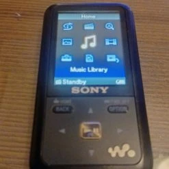 Vendora SONY WALKMAN MP3 ΣΕ ΤΈΛΕΙΑ ΚΑΤΆΣΤΑΣΗ ΜΕ ΤΟ ΚΟΥΤΊ ΤΟΥ! -Vendora store c0853a72798ebeec3d5b7a1d76dfc35f786190a1 xl