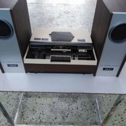 Vendora κασετόφωνο AKAI Vintage με ηχεια