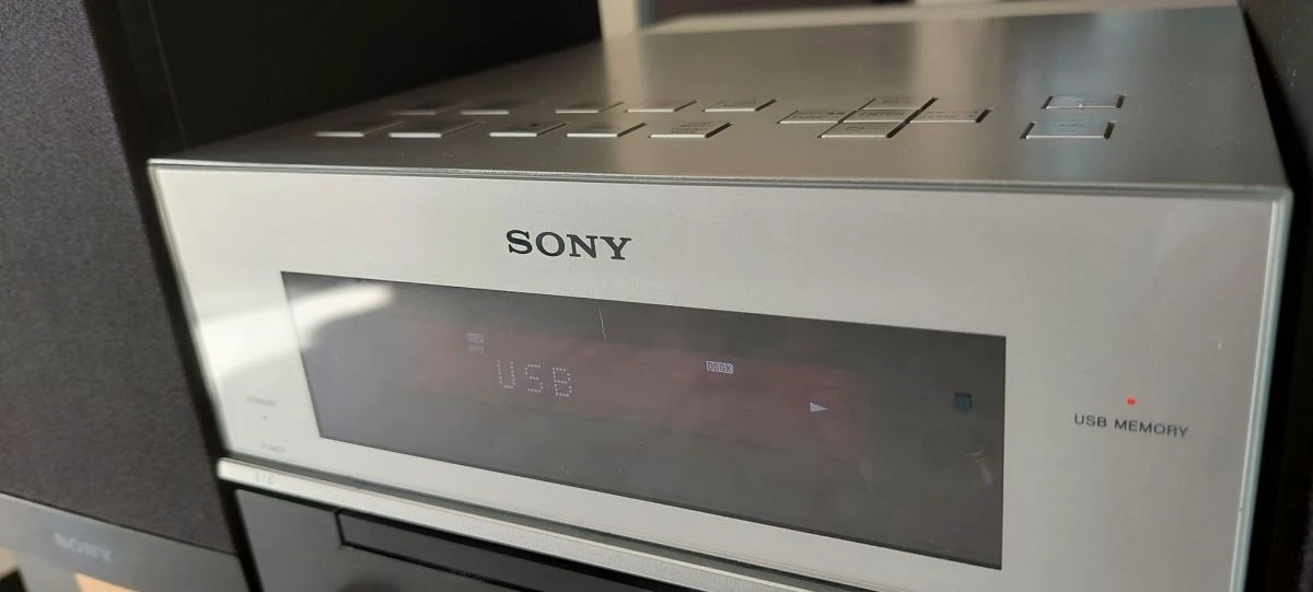 Vendora SONY HCD-BX-30R COMPACT DISC RECEIVER + ραδιοφωνο + USB Stick + AUDIO IN + τηλεκοντρόλ + βιβλιαράκι οδηγιες χρησης και 2 ηχεια 11 Vendora SONY HCD-BX-30R COMPACT DISC RECEIVER + ραδιοφωνο + USB Stick + AUDIO IN + τηλεκοντρόλ + βιβλιαράκι οδηγιες χρησης και 2 ηχεια - Image 9