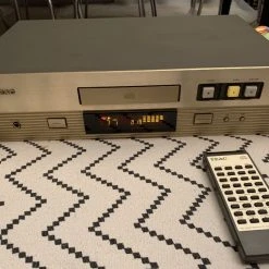 Vendora Πωλείται το CD Player Teac CD-5 Hi-end -Vendora store cb080d9ad39a13289b4a39a838598309930a8913 xl
