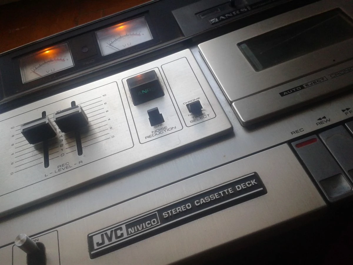 Vendora Hi-Fi Cassette Recorder JVC Nivico 1667U - Made In Japan 4 Vendora Hi-Fi Cassette Recorder JVC Nivico 1667U - Made In Japan - Image 2