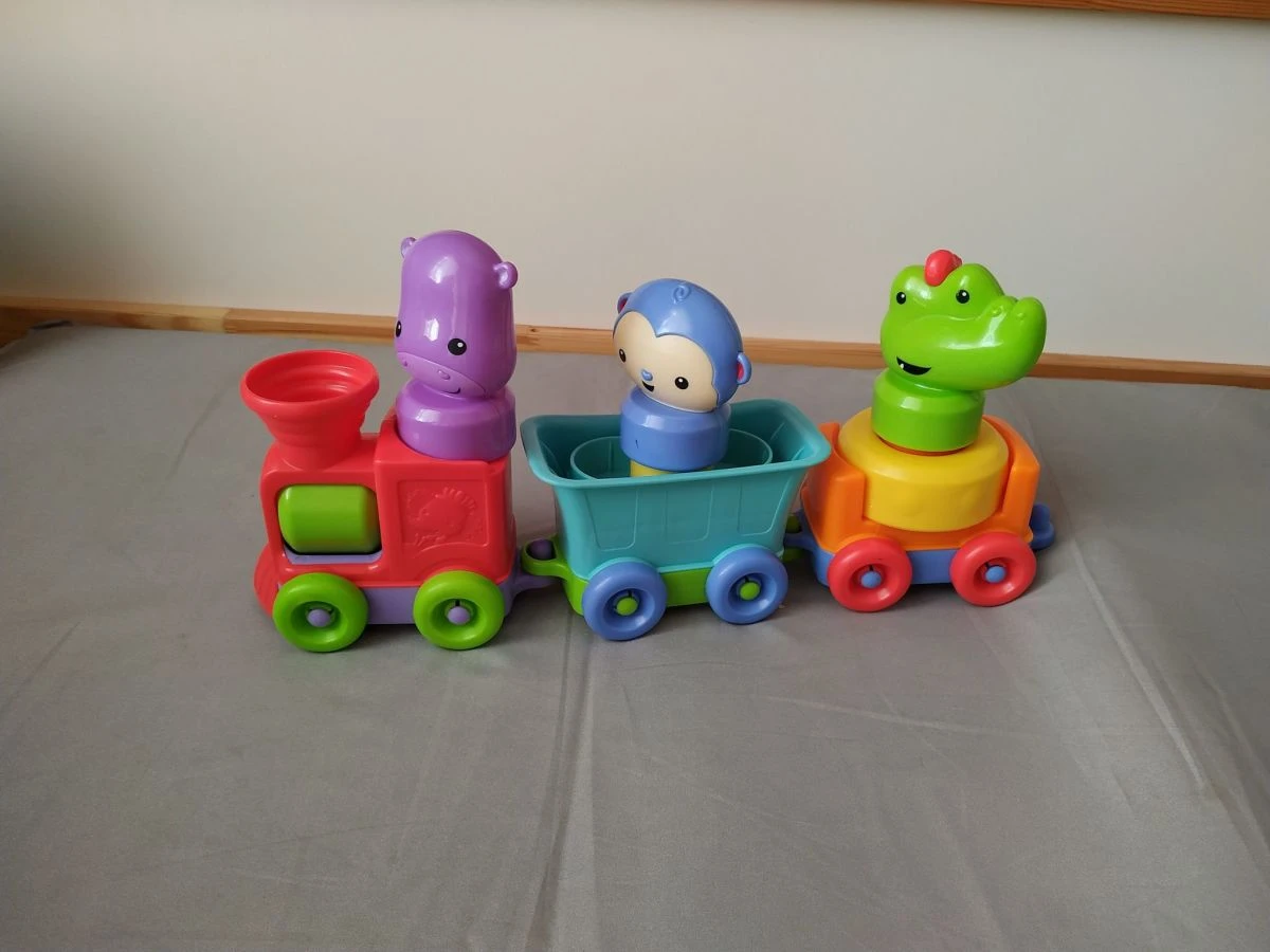 Vendora Παιχνίδι τρενάκι για μωρά 6+ μηνών με φιγούρες που κουδουνίζουν 3 Vendora Παιχνίδι τρενάκι για μωρά 6+ μηνών με φιγούρες που κουδουνίζουν