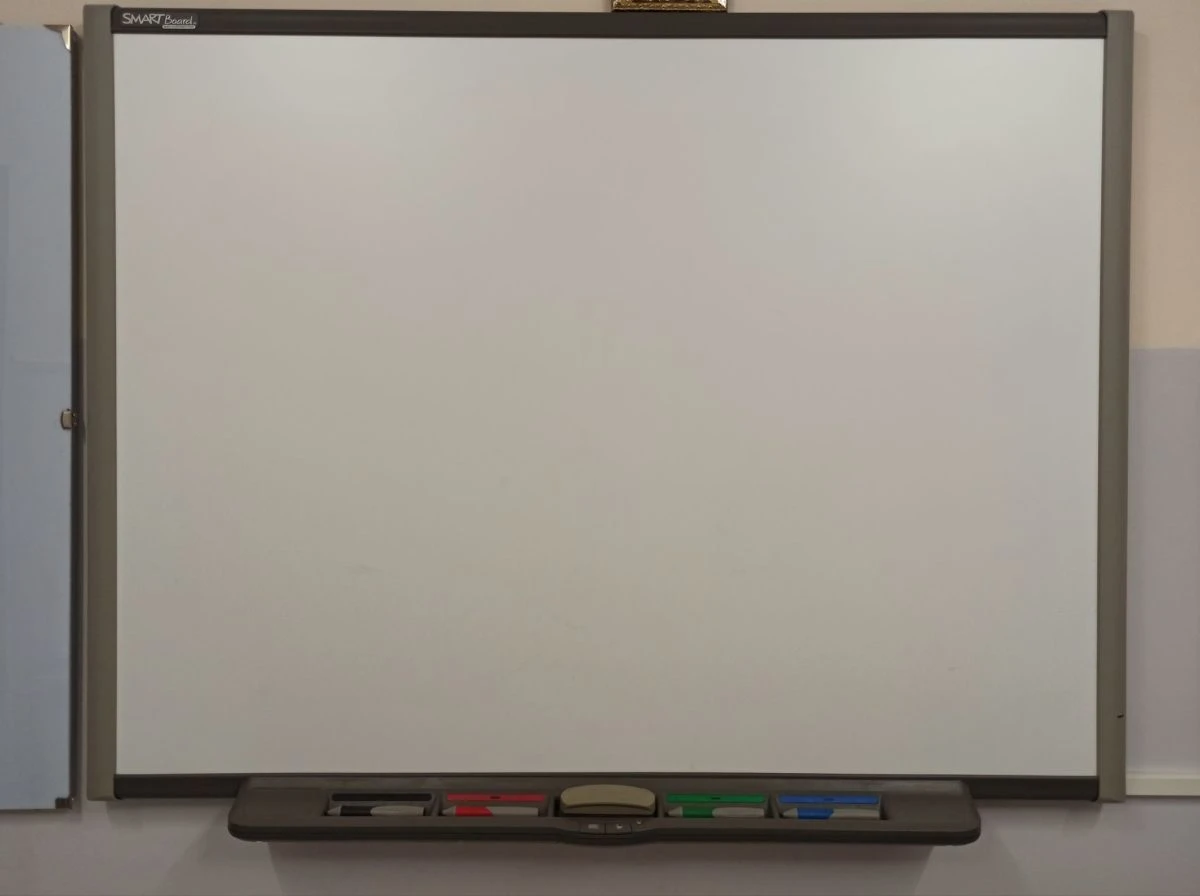 Vendora Πωλούνται 3 Διαδραστικοί Πίνακες SMART Board μαζί με τους Προτζέκτορες HITACHI CP-EX250 3 Vendora Πωλούνται 3 Διαδραστικοί Πίνακες SMART Board μαζί με τους Προτζέκτορες HITACHI CP-EX250