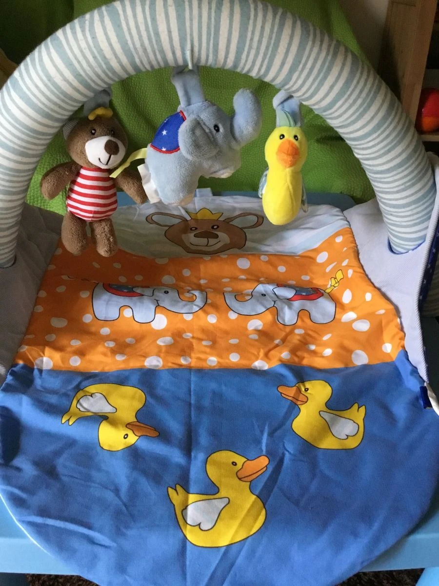 Vendora Βρεφικό γυμναστήριο, παιχνίδια και ελέφαντας Playskool. 3 Vendora Βρεφικό γυμναστήριο, παιχνίδια και ελέφαντας Playskool.