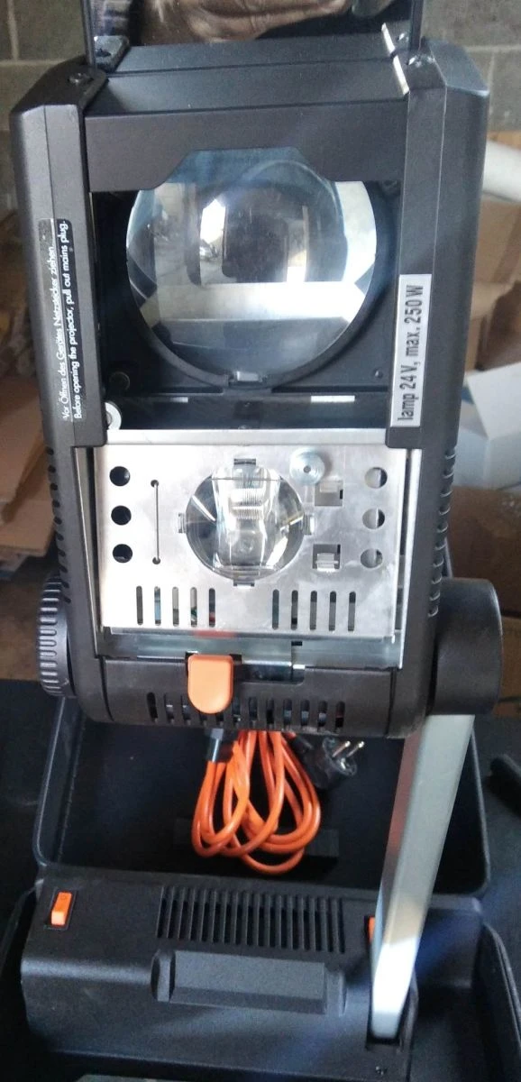 Vendora PROJECTOR 3 Vendora PROJECTOR